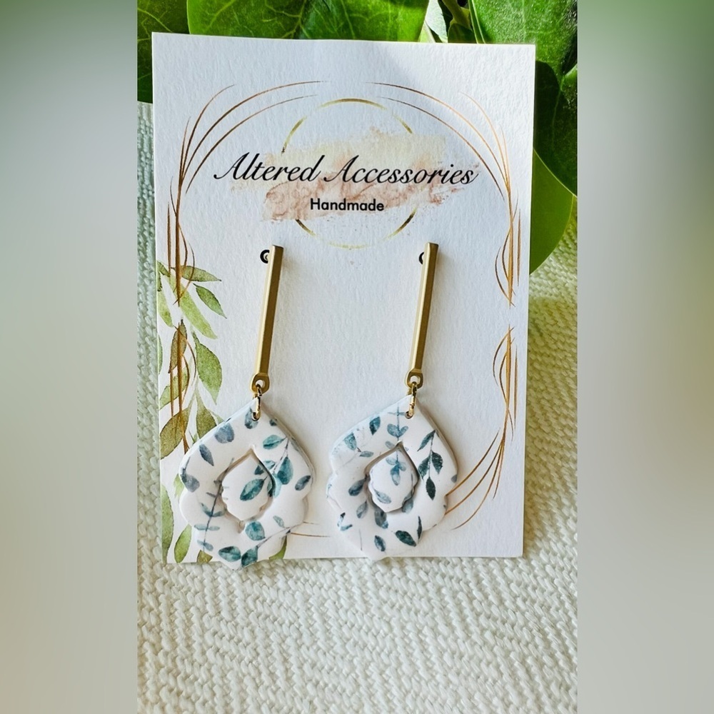 2$/30 Handmade Leaf Good Bar Earrings